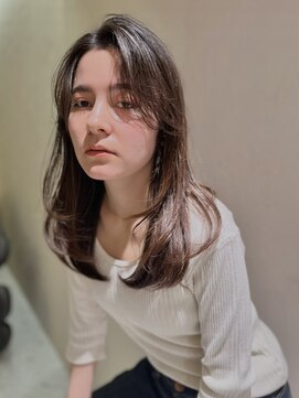 ケリーアン 太田(kelly.un) ハイレイヤーミディアム / 重ためレイヤー / シアーブラウン