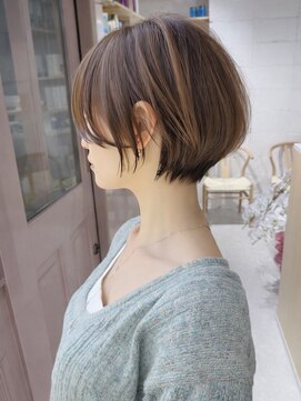 ミー 岡崎(mii) 丸みショートボブ