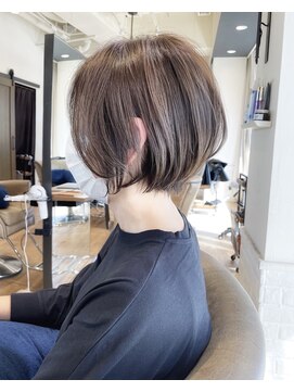 バンプ ギンザ(BUMP GINZA) 30代、40代/丸みとくびれショートボブ×アッシュベージュ/大宮