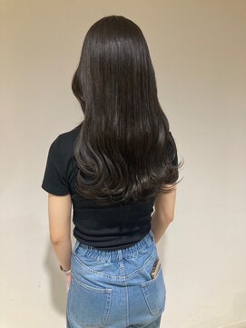 アカラ(acala) グレーベージュロング【20代30代40代/イルミナカラー/髪質改善】