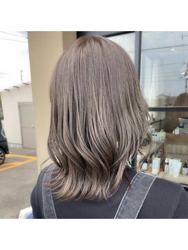 シン(shin) グレージュカラー/ベージュカラー/アッシュカラー/ミディアム