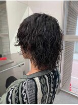 フィフスワン(fifth one) センターパート/波巻きパーマ/スパイラルパーマ/ウルフ