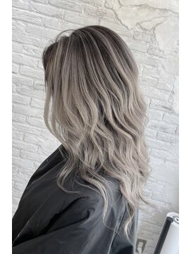 ピヨン 心斎橋(piLLon) バレイヤージュ☆ホワイトグレージュ