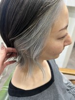 フェット(Fete)&nbsp;【人気デザインカラー】アッシュ×シルバーインナーカラー♪