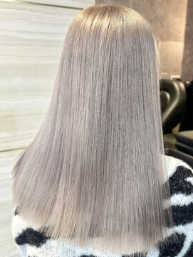 エルバイラビス 大宮(elu by lovis) 《ゆい》ホワイトグレージュ/ハイトーン/グレージュ