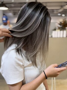 メリー オオサカ(Merly Osaka) smoky balayage