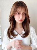 後れ毛が可愛い顔周りレイヤーハイレイヤーロング