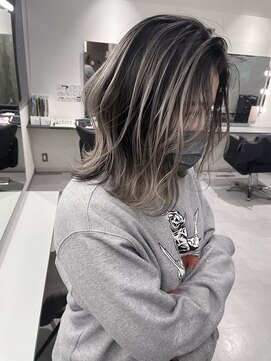 キング(K!ng) ハイライトカラーミルクティーベージュレイヤーカット