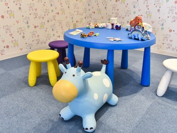 ラポールヘア イオンタウン羽倉崎店の写真/イオンタウン羽倉崎店内/女性スタッフ多数♪いつまでもキレイでいたいママさんにおすすめ◎
