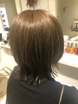 リピカ(LIPICA) オリーブベージュ♪外はねウルフレイヤー