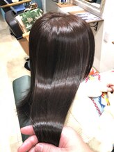 《髪質改善・予防美容に特化》希少価値の高いヘアケア材を使用★たっぷり潤い、毛先までツヤツヤの美髪に♪