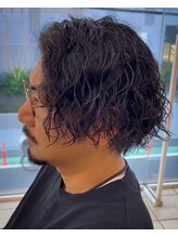 大人世代にもパーマが人気です。ちりちりしない縦落ちスパイラルスタイル！メンズパーマはDita 潮田