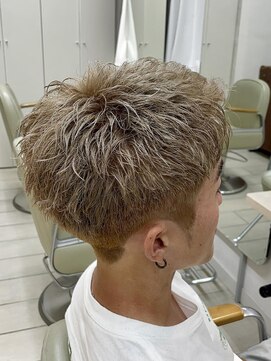 テトラ バイ ネオリーブ 横浜西口店(tetra by neolive) 【横浜】スパイキーショート　ブリーチ　ミルクティーベージュ