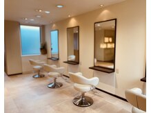 スタイリストがカウンセリングから仕上げまで丁寧に担当します