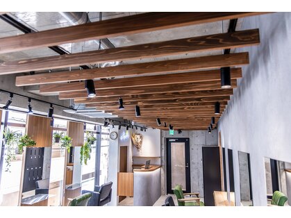 ルミ ツー 横浜駅店(Lumi 2)の写真