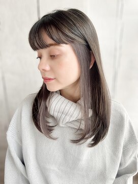 シャンティ 目白(SHANTi) 前髪ありのストレートスタイル×インナーカラー