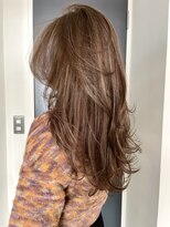 ブルックス&nbsp;ブラウンベージュハイライト　白髪ぼかし　レイヤーカット