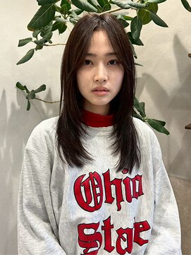 アルティーナ(altina) 透明感アッシュブラウン/ハッシュカット/レイヤーカット