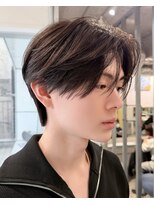 ノラ シブヤ(NORA)&nbsp;センターパートメンズカット韓国ヘアダウンパーマ刈り上げなし