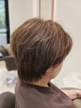 アンベリールフルー(EMBELLIR fleur) 大人の美バランスのひし形ショートボブカットスタイル