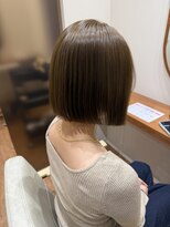 ジーナ 吉祥寺(Zina)&nbsp;【小檜山　裕貴】オリーブベージュ/切りっぱなしボブ