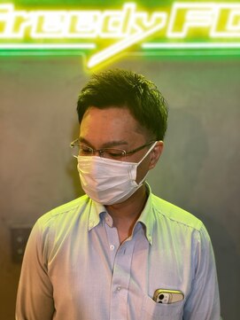 グリーディーフォックス 代々木(Greedy FOX) コンマヘア/センタ-パ-ト/ツイストスパイラル/スキンフェード