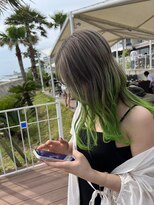 ヘアーグランデシーク(Hair Grande Seeek)&nbsp;ダブルカラーハイトーングラデーショングレー×原色グリーン☆