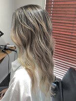 レヴィーヘアー(Revie hair) エアータッチバレイヤージュ×ベージュ