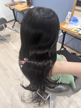 ルル 宇都宮(Loulou) ツヤ感☆暗髪