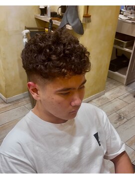 グルーマーズトウキョウ(GROOMER/S TOKYO) ショートスペインカール