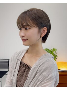 アイエヌジードット(INg.) ショート × ヘーゼルベージュ