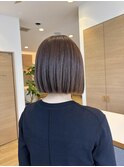 切りっぱなしボブ×透明感グレージュカラー