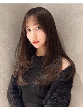 クム(kumu) レイヤーカット/ くびれ巻き/顔周りカット/栄/名古屋/シースルー