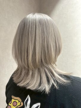 ビス ヘア アンド ビューティー 西新井店(Vis Hair＆Beauty) 王道ウルフホワイトベージュカラー