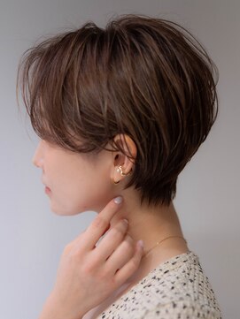 サーカス バイ ビュートリアム 青山(CIRCUS by BEAUTRIUM) 大人ショート前髪なしハンサムショート30代40代50代