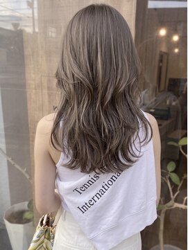 ニコリヘアワークス(nicori hair works) ロング×レイヤー×クールミルクティーベージュ3