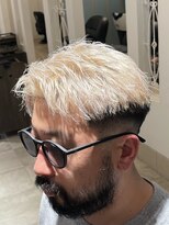 リノ カルバリ(Lino Calbari)&nbsp;【スキンフェード×ホワイトブロンド】