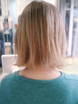 ランド(LAND) クリームアッシュベージュボブ