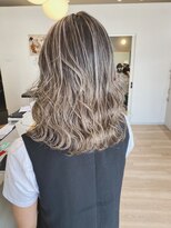 チェレ ロッソ 金剛店(Chere rosso)&nbsp;色味長持ち×人気のバレイヤージュカラー×モノトーンベージュ