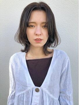 クーエフー(coo et fuu) 20代30代美肌グレーベージュ透明感くびれヘア　近藤