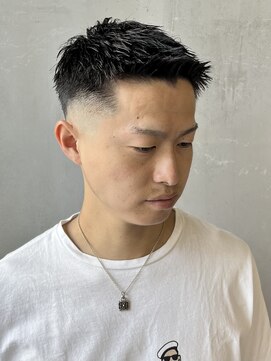 フランクスバーバーリザーブ 人形町店(FRANK’S BARBER RESERVE) スキンフェードサイドグラデーションサイドパートバーバー y