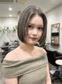 エヴァン(HEVIN) 普段のファッションにも合わせやすい中明度カラー◎
