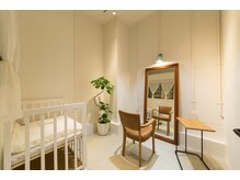 モック(moc)の雰囲気（個室完備なのでお子様と一緒に利用できると好評です！）
