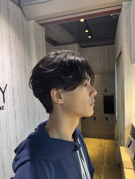 アクシー ヘアーアンドメイク(AXY HAIR&MAKE) フェザーマッシュツイストパーマソフトツーブロックコンマヘア