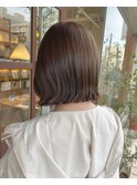 オリーブベージュ