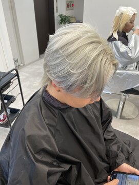 ヴィア(Via) ハイトーン/ケアブリーチ/ダブルカラー/レイヤー