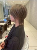 earthショートレイヤーボブミルクティー丸みショートボブ