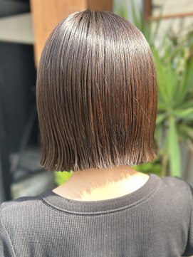 レリコ ニド(Relico-nid) 髪質改善20代30代 地毛風ダークグレージュ外ハネボブ 京都烏丸