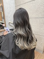 オリノ(olino) ホワイトベージュのバレイヤージュロング