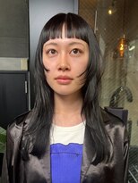 ナループロアポンテ(Nalu pu loa PONTE)&nbsp;顔まわりレイヤーミディアムレイヤー黒髪オン眉ストレート